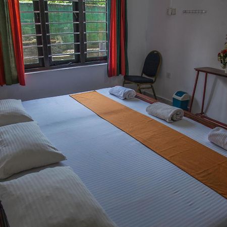 كاندي Antique Tourist Lodge المظهر الخارجي الصورة